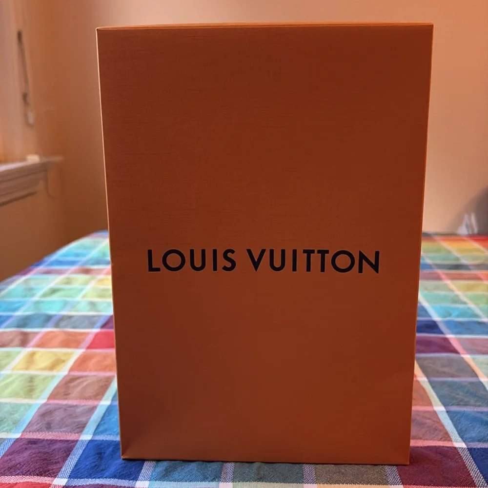 🗂️ LOUIS VUITTON FILE FOLDER WITH VECHETTA TABS 🗂️ NWOT 🗂️